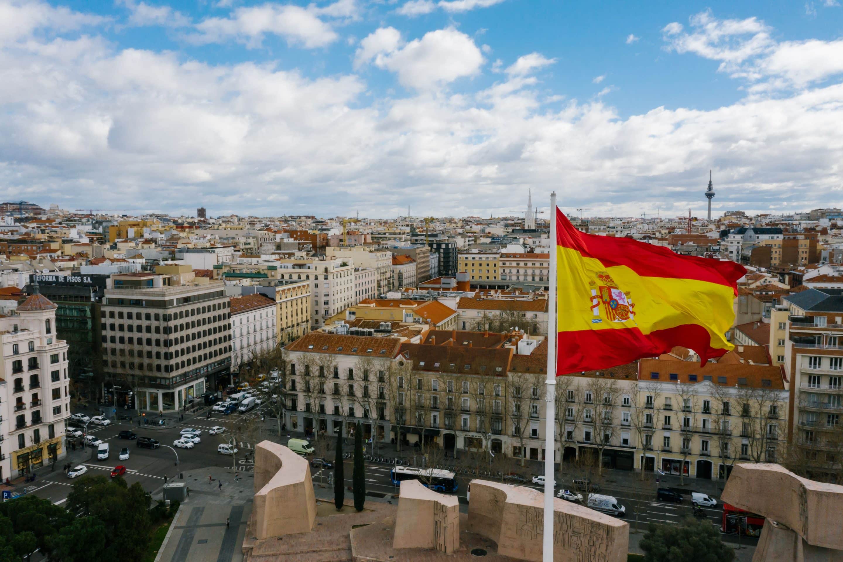 I’m a U.S. Citizen with a U.S. Business, and I Want to Move to Spain: What Do I Need to Consider?